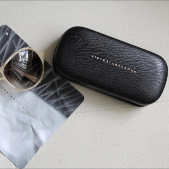 VICTORIA BECKHAM  Oversized Rounded Sunglasses